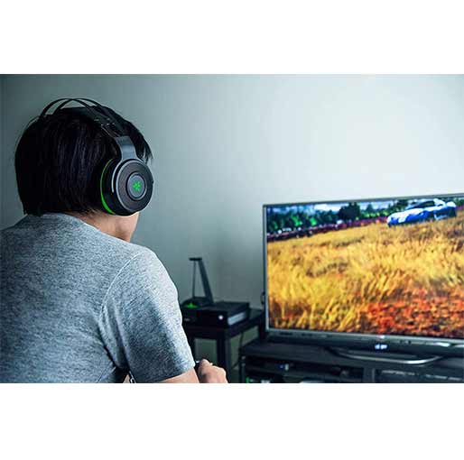 Razer Thresher For Xbox One: Windows Sonic Surround - Lag-Free Wireless Connection - Retractable Digital Microphone - Gaming Headset Works With PC & Xbox One